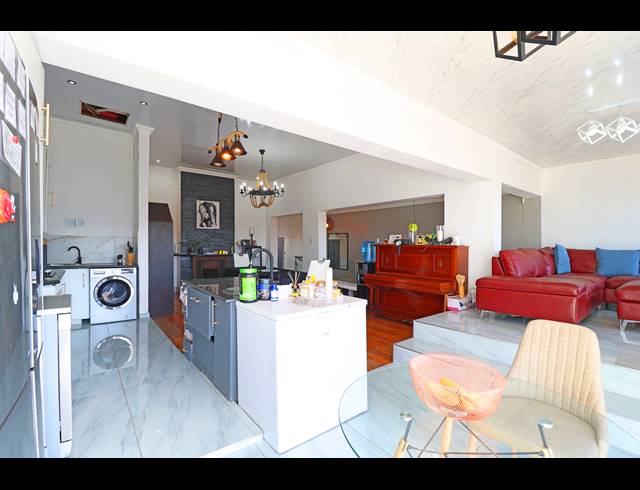 3 BEDROOM HOUSE FOR SALE IN MELVILLE